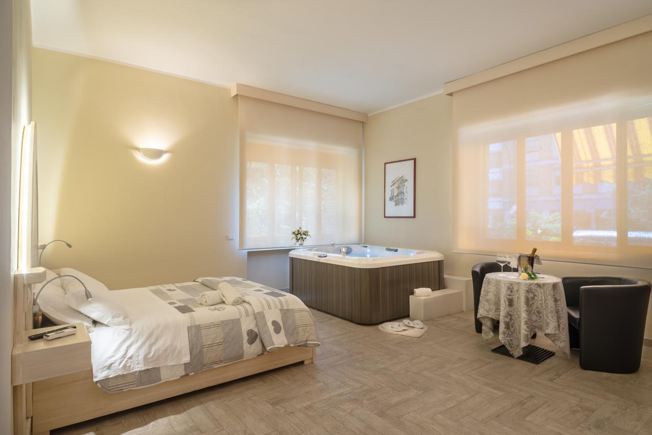 Villa Domus Salento Suites & Rooms Con Parcheggio Privato In Loco Лечче Екстер'єр фото