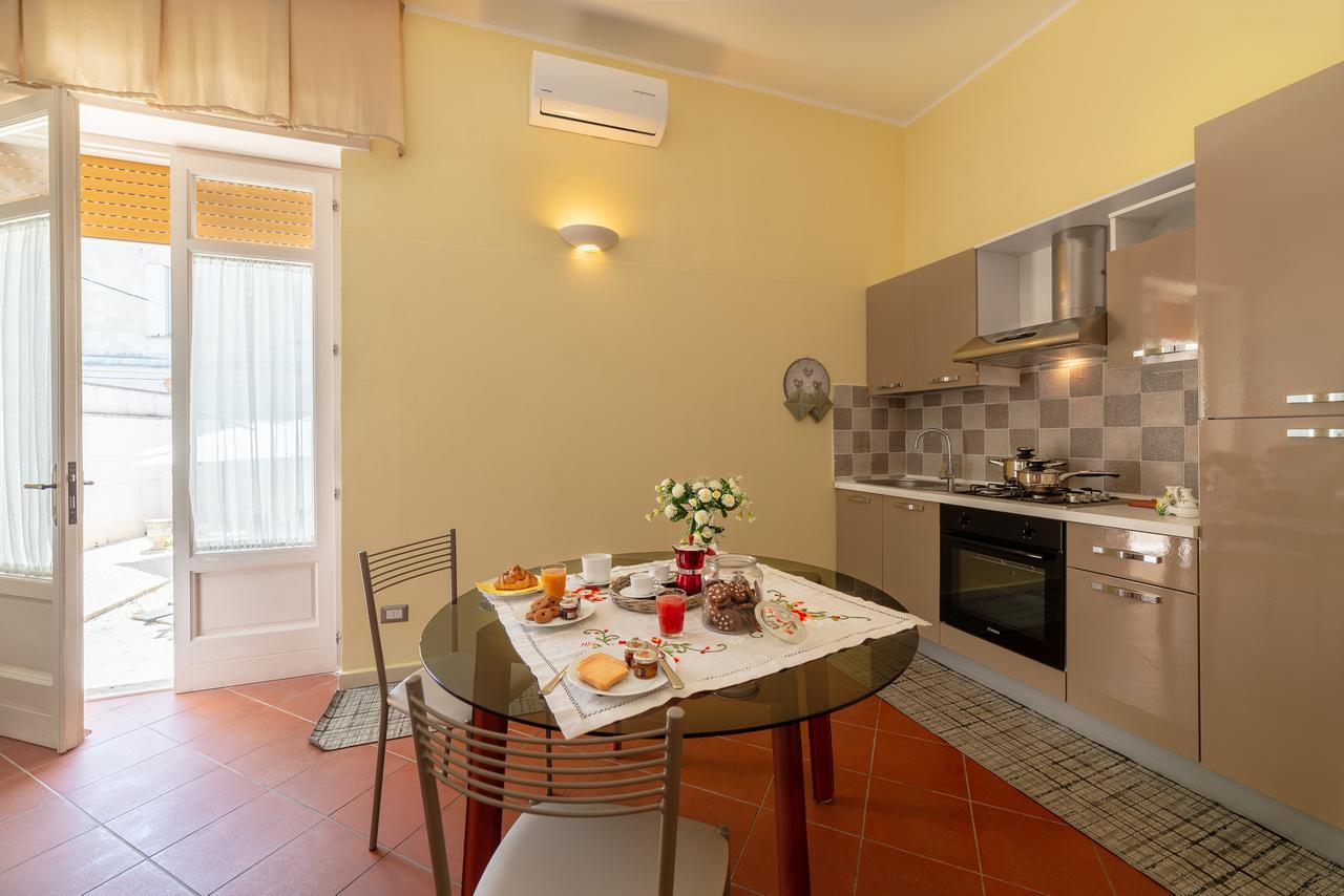 Villa Domus Salento Suites & Rooms Con Parcheggio Privato In Loco Лечче Екстер'єр фото
