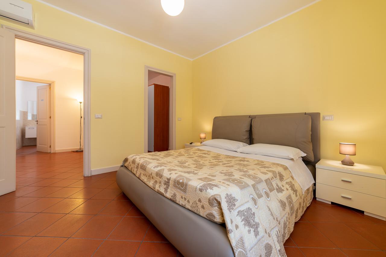 Villa Domus Salento Suites & Rooms Con Parcheggio Privato In Loco Лечче Екстер'єр фото