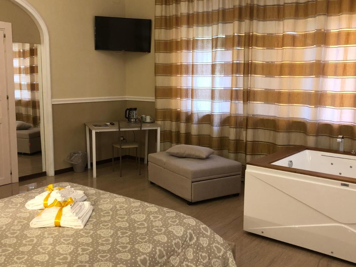 Villa Domus Salento Suites & Rooms Con Parcheggio Privato In Loco Лечче Екстер'єр фото